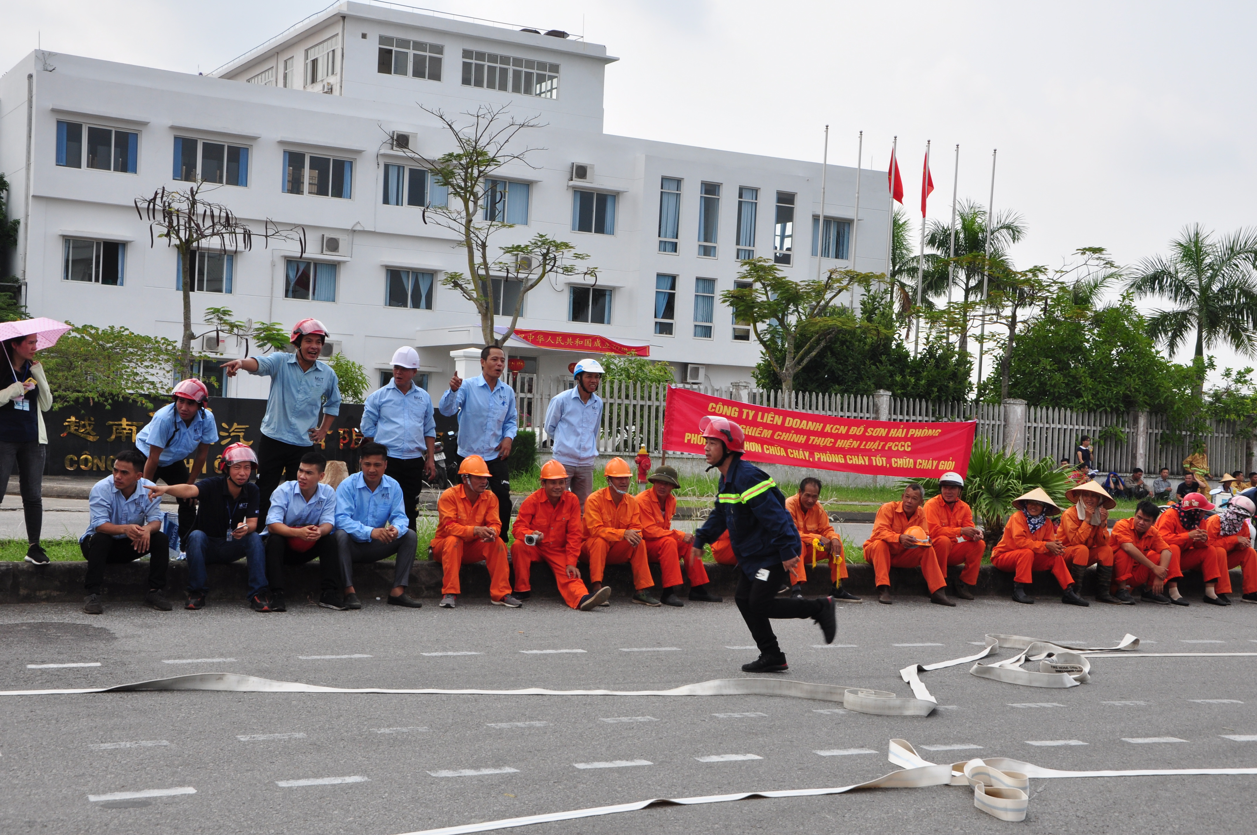 Phát trên 2.500 cuốn cẩm nang, sách tuyên truyền về phòng cháy chữa cháy